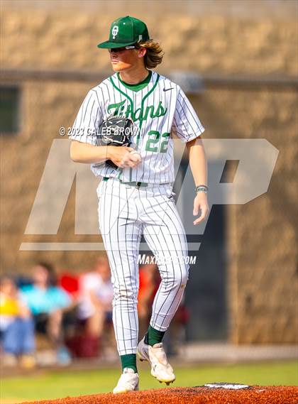 Thumbnail 3 in Olympus vs. Woods Cross (UHSAA 5A Bracket 1 Play-In Game) photogallery.