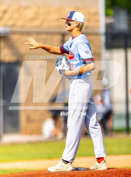 Thumbnail 3 in Olympus vs. Woods Cross (UHSAA 5A Bracket 1 Play-In Game) photogallery.