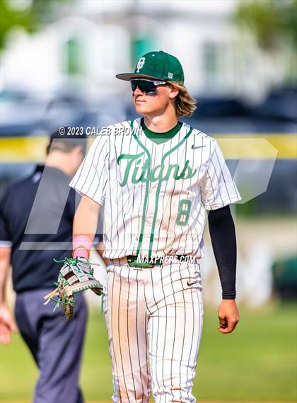 Thumbnail 3 in Olympus vs. Woods Cross (UHSAA 5A Bracket 1 Play-In Game) photogallery.