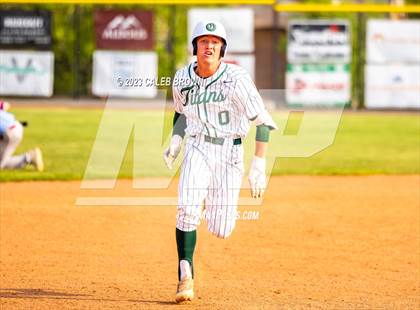 Thumbnail 2 in Olympus vs. Woods Cross (UHSAA 5A Bracket 1 Play-In Game) photogallery.