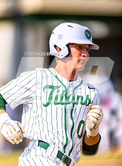 Thumbnail 1 in Olympus vs. Woods Cross (UHSAA 5A Bracket 1 Play-In Game) photogallery.