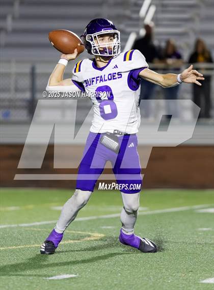 Thumbnail 3 in Cross Plains vs. Muenster (UIL Football 2A Region 2 Bi District) photogallery.