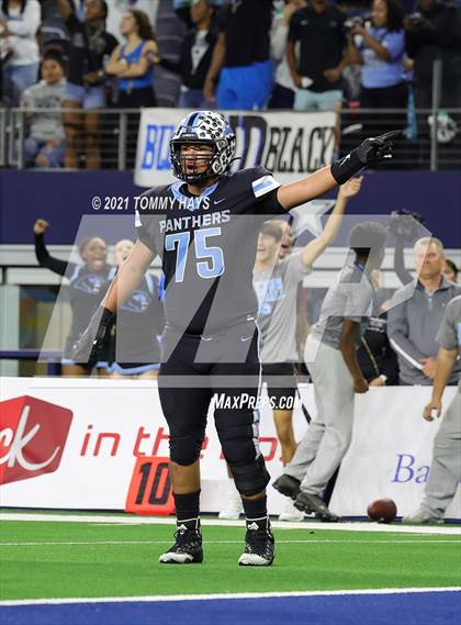 Thumbnail 2 in Paetow vs. College Station (UIL Football 5A D1 Finals) photogallery.