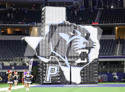 Thumbnail 1 in Paetow vs. College Station (UIL Football 5A D1 Finals) photogallery.