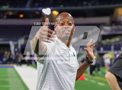 Thumbnail 2 in Paetow vs. College Station (UIL Football 5A D1 Finals) photogallery.