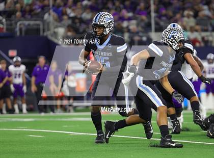 Thumbnail 3 in Paetow vs. College Station (UIL Football 5A D1 Finals) photogallery.