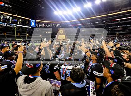 Thumbnail 1 in Paetow vs. College Station (UIL Football 5A D1 Finals) photogallery.