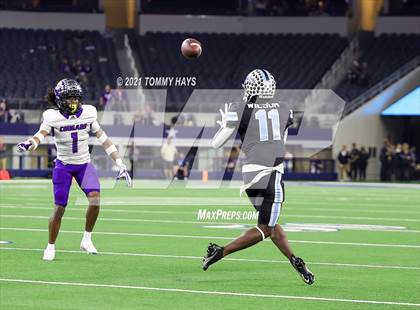 Thumbnail 3 in Paetow vs. College Station (UIL Football 5A D1 Finals) photogallery.