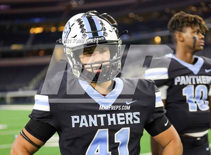 Thumbnail 2 in Paetow vs. College Station (UIL Football 5A D1 Finals) photogallery.