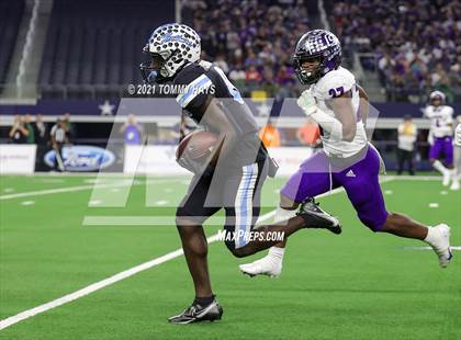 Thumbnail 1 in Paetow vs. College Station (UIL Football 5A D1 Finals) photogallery.