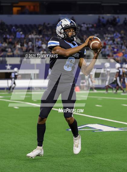 Thumbnail 3 in Paetow vs. College Station (UIL Football 5A D1 Finals) photogallery.