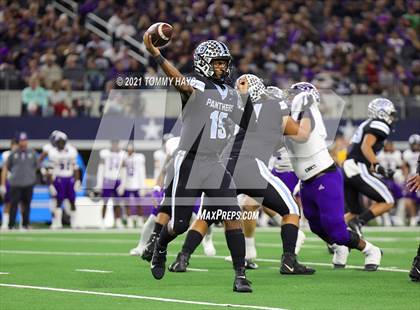 Thumbnail 2 in Paetow vs. College Station (UIL Football 5A D1 Finals) photogallery.
