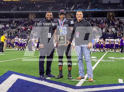 Thumbnail 2 in Paetow vs. College Station (UIL Football 5A D1 Finals) photogallery.