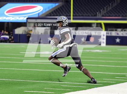 Thumbnail 2 in Paetow vs. College Station (UIL Football 5A D1 Finals) photogallery.