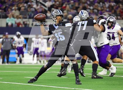 Thumbnail 3 in Paetow vs. College Station (UIL Football 5A D1 Finals) photogallery.