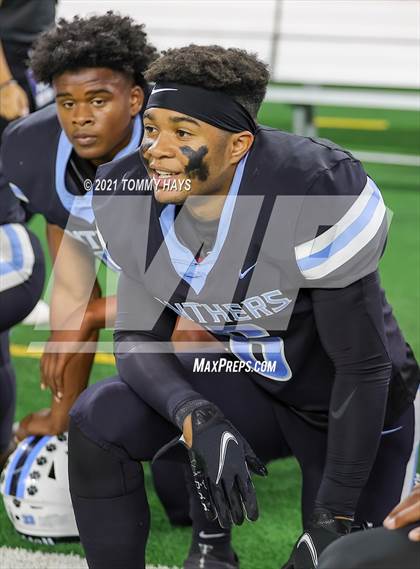 Thumbnail 2 in Paetow vs. College Station (UIL Football 5A D1 Finals) photogallery.