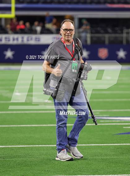 Thumbnail 2 in Paetow vs. College Station (UIL Football 5A D1 Finals) photogallery.