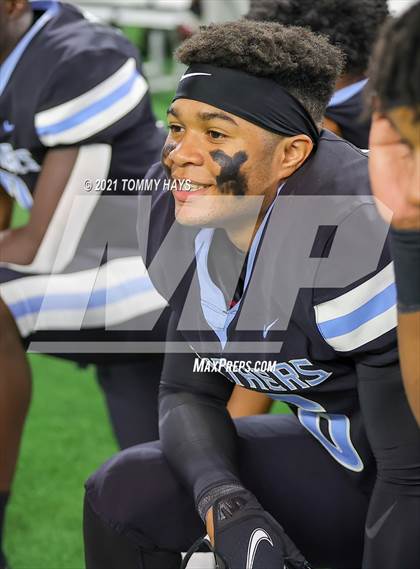 Thumbnail 3 in Paetow vs. College Station (UIL Football 5A D1 Finals) photogallery.