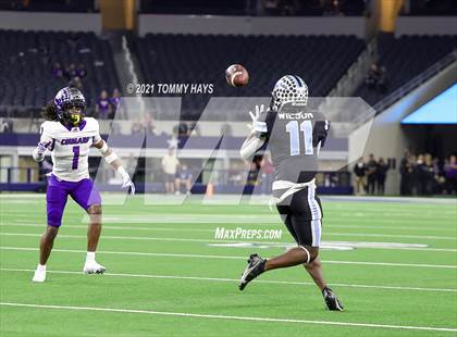 Thumbnail 1 in Paetow vs. College Station (UIL Football 5A D1 Finals) photogallery.