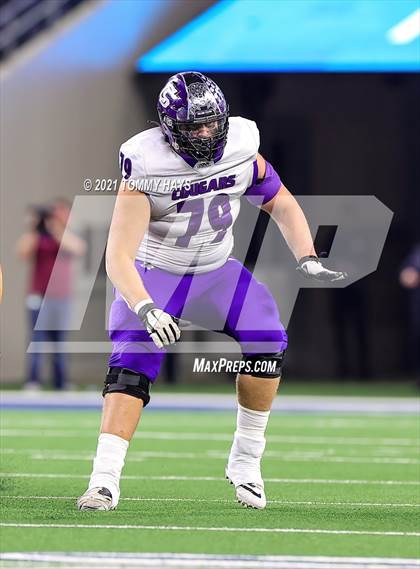 Thumbnail 3 in Paetow vs. College Station (UIL Football 5A D1 Finals) photogallery.