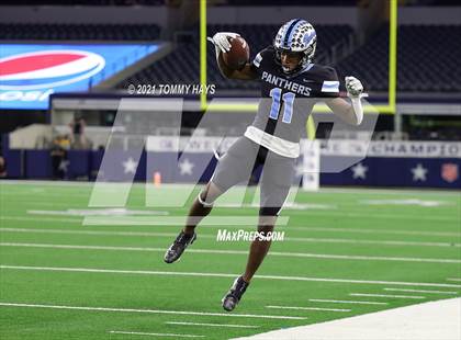 Thumbnail 2 in Paetow vs. College Station (UIL Football 5A D1 Finals) photogallery.