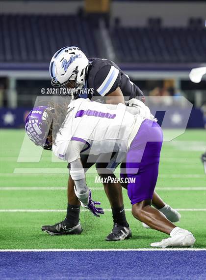 Thumbnail 3 in Paetow vs. College Station (UIL Football 5A D1 Finals) photogallery.