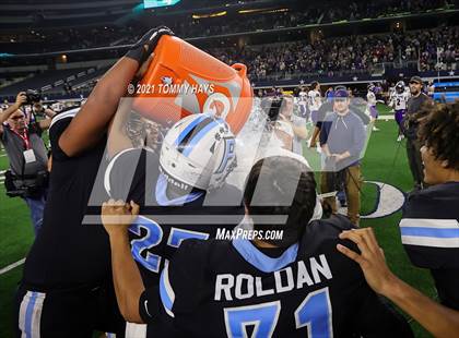 Thumbnail 2 in Paetow vs. College Station (UIL Football 5A D1 Finals) photogallery.