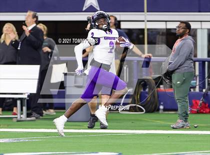 Thumbnail 2 in Paetow vs. College Station (UIL Football 5A D1 Finals) photogallery.