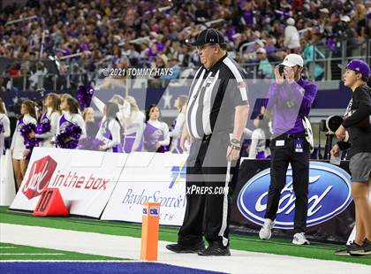 Thumbnail 2 in Paetow vs. College Station (UIL Football 5A D1 Finals) photogallery.