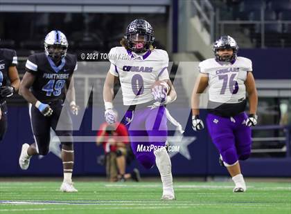 Thumbnail 1 in Paetow vs. College Station (UIL Football 5A D1 Finals) photogallery.