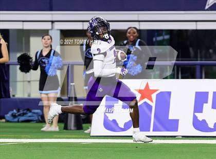 Thumbnail 2 in Paetow vs. College Station (UIL Football 5A D1 Finals) photogallery.