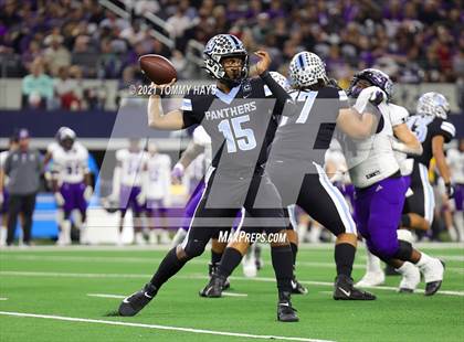 Thumbnail 2 in Paetow vs. College Station (UIL Football 5A D1 Finals) photogallery.