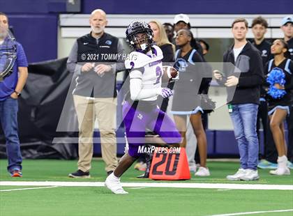 Thumbnail 3 in Paetow vs. College Station (UIL Football 5A D1 Finals) photogallery.