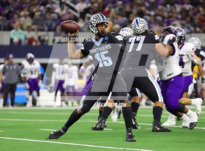 Thumbnail 1 in Paetow vs. College Station (UIL Football 5A D1 Finals) photogallery.