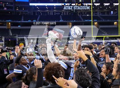 Thumbnail 3 in Paetow vs. College Station (UIL Football 5A D1 Finals) photogallery.