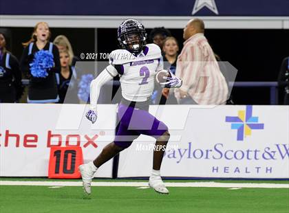 Thumbnail 1 in Paetow vs. College Station (UIL Football 5A D1 Finals) photogallery.