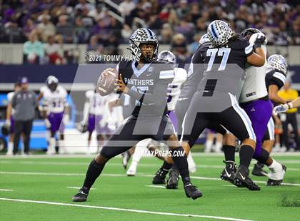Thumbnail 2 in Paetow vs. College Station (UIL Football 5A D1 Finals) photogallery.