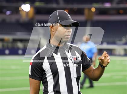 Thumbnail 1 in Paetow vs. College Station (UIL Football 5A D1 Finals) photogallery.