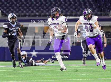 Thumbnail 3 in Paetow vs. College Station (UIL Football 5A D1 Finals) photogallery.