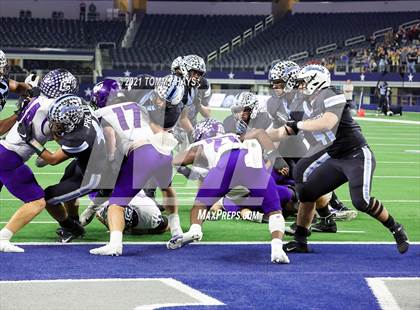 Thumbnail 3 in Paetow vs. College Station (UIL Football 5A D1 Finals) photogallery.