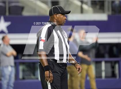 Thumbnail 2 in Paetow vs. College Station (UIL Football 5A D1 Finals) photogallery.