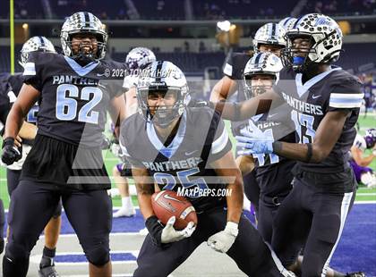 Thumbnail 3 in Paetow vs. College Station (UIL Football 5A D1 Finals) photogallery.