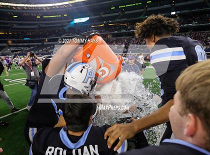Thumbnail 1 in Paetow vs. College Station (UIL Football 5A D1 Finals) photogallery.