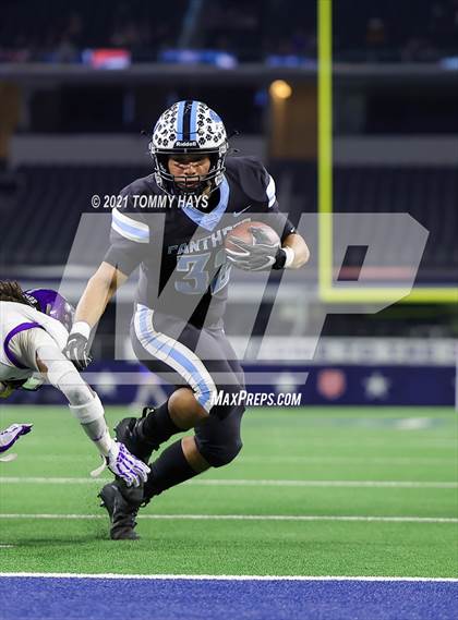 Thumbnail 1 in Paetow vs. College Station (UIL Football 5A D1 Finals) photogallery.