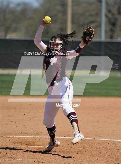 Thumbnail 1 in Deer Park vs. The Woodlands (NFCA Leadoff Classic) photogallery.