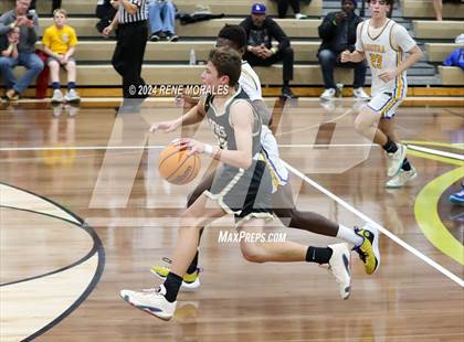 Thumbnail 2 in St. Francis vs Agoura photogallery.
