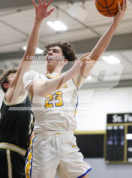 Thumbnail 3 in St. Francis vs Agoura photogallery.