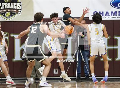 Thumbnail 3 in St. Francis vs Agoura photogallery.