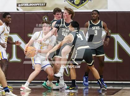 Thumbnail 3 in St. Francis vs Agoura photogallery.