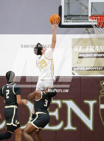 Thumbnail 2 in St. Francis vs Agoura photogallery.